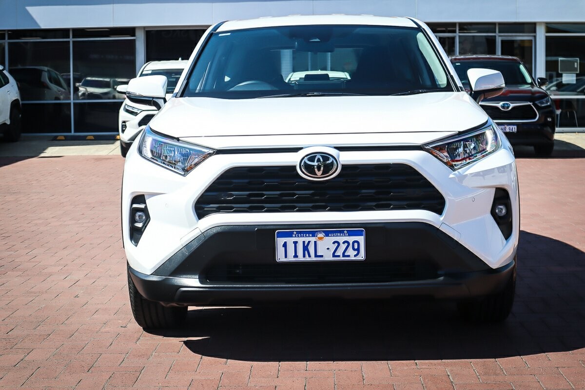 Toyota Rav4 image 3