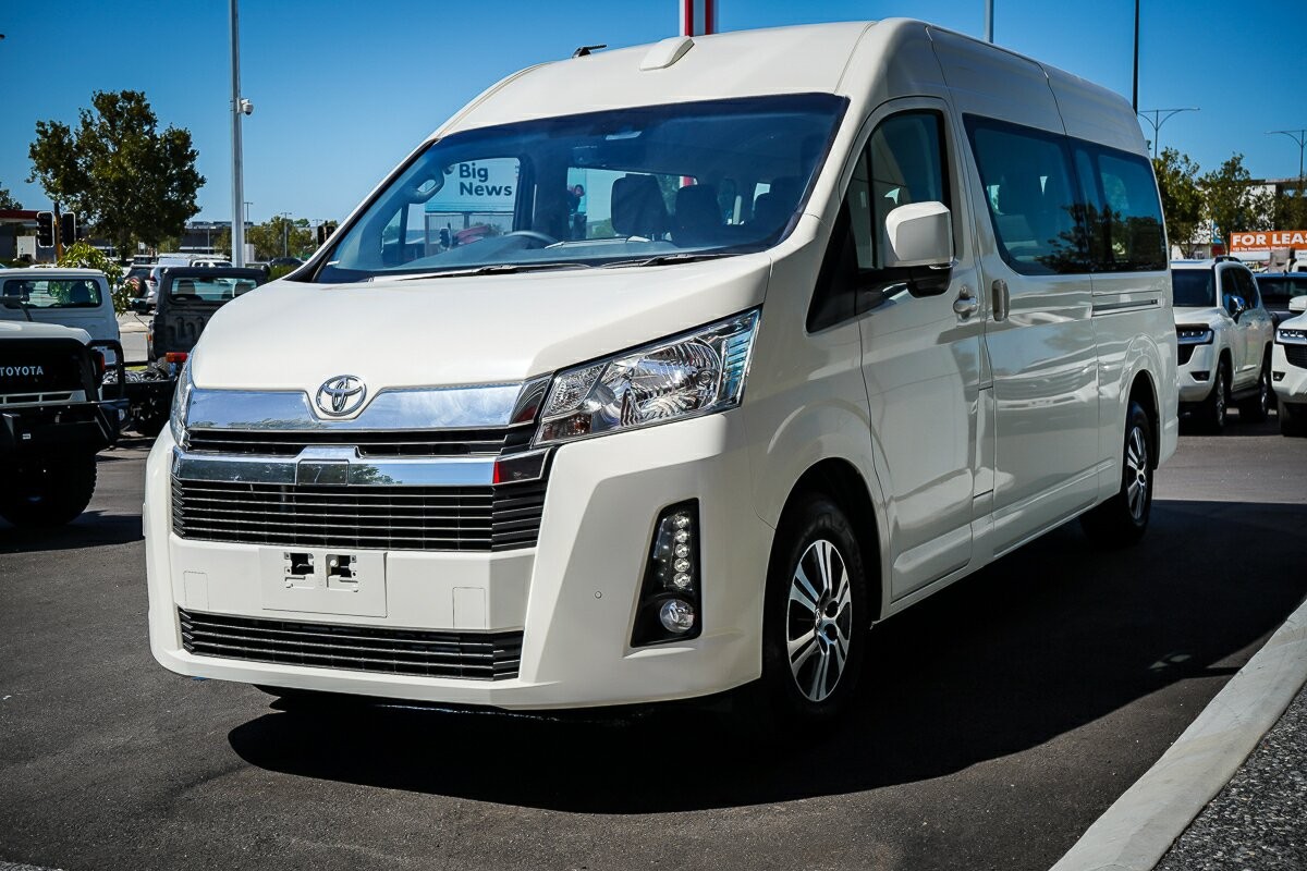 Toyota Hiace image 4