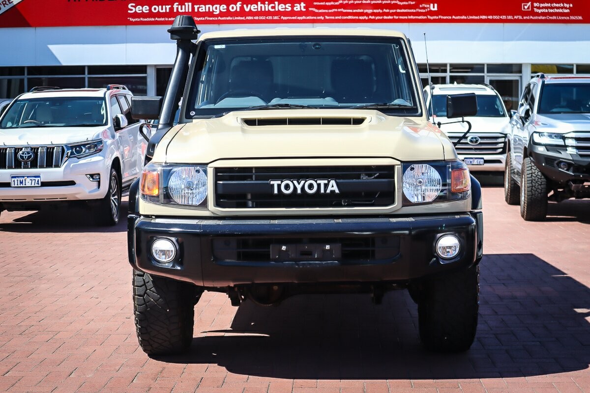 Toyota Landcruiser image 3