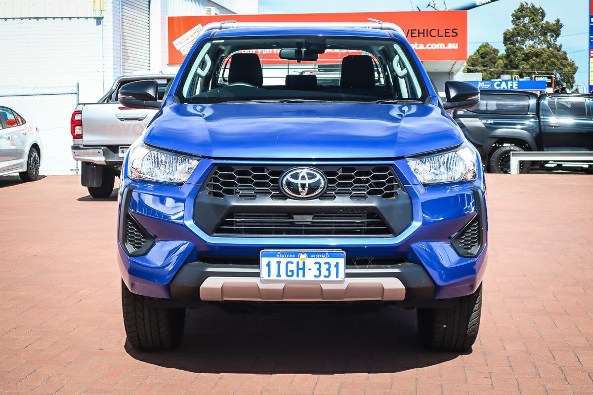 Toyota Hilux image 3