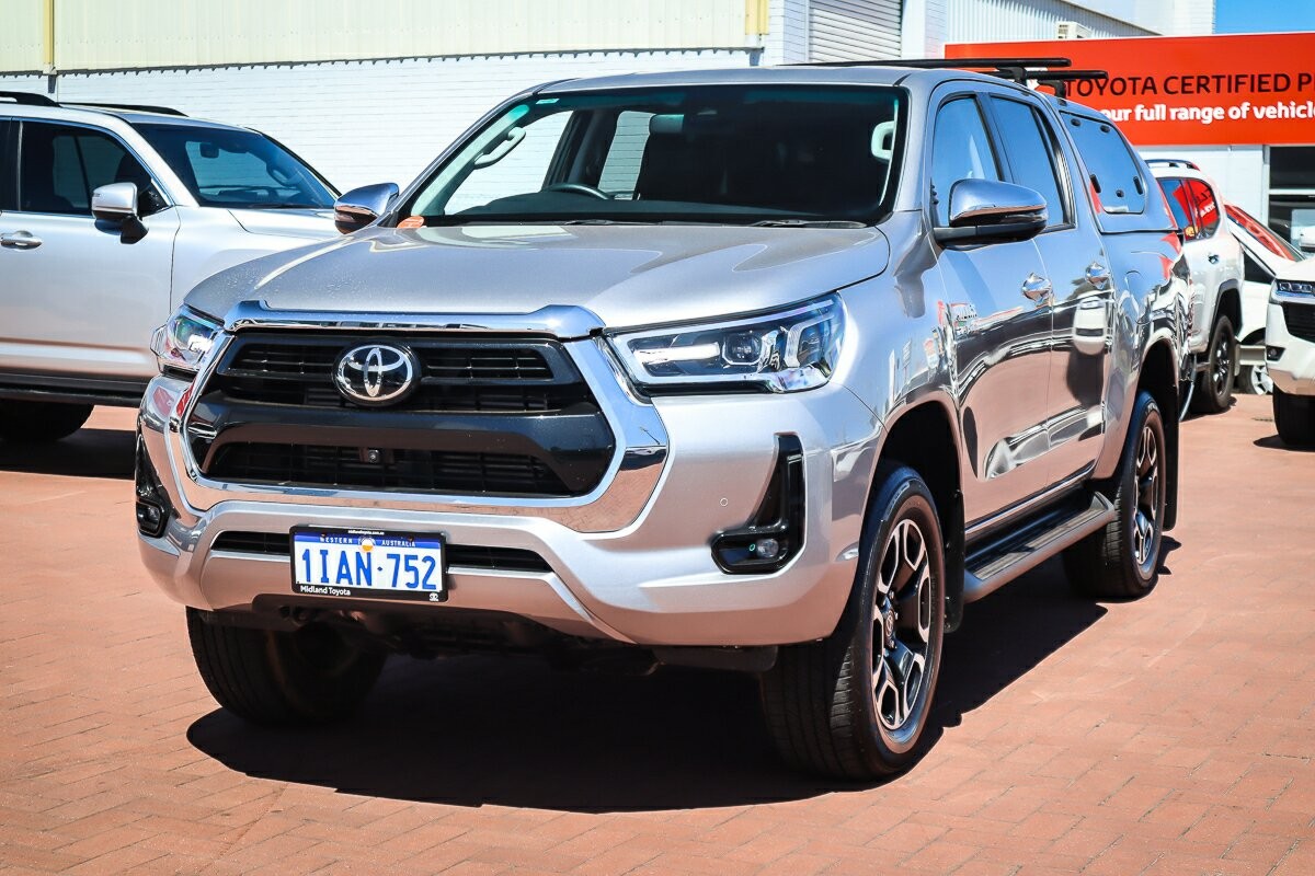 Toyota Hilux image 4