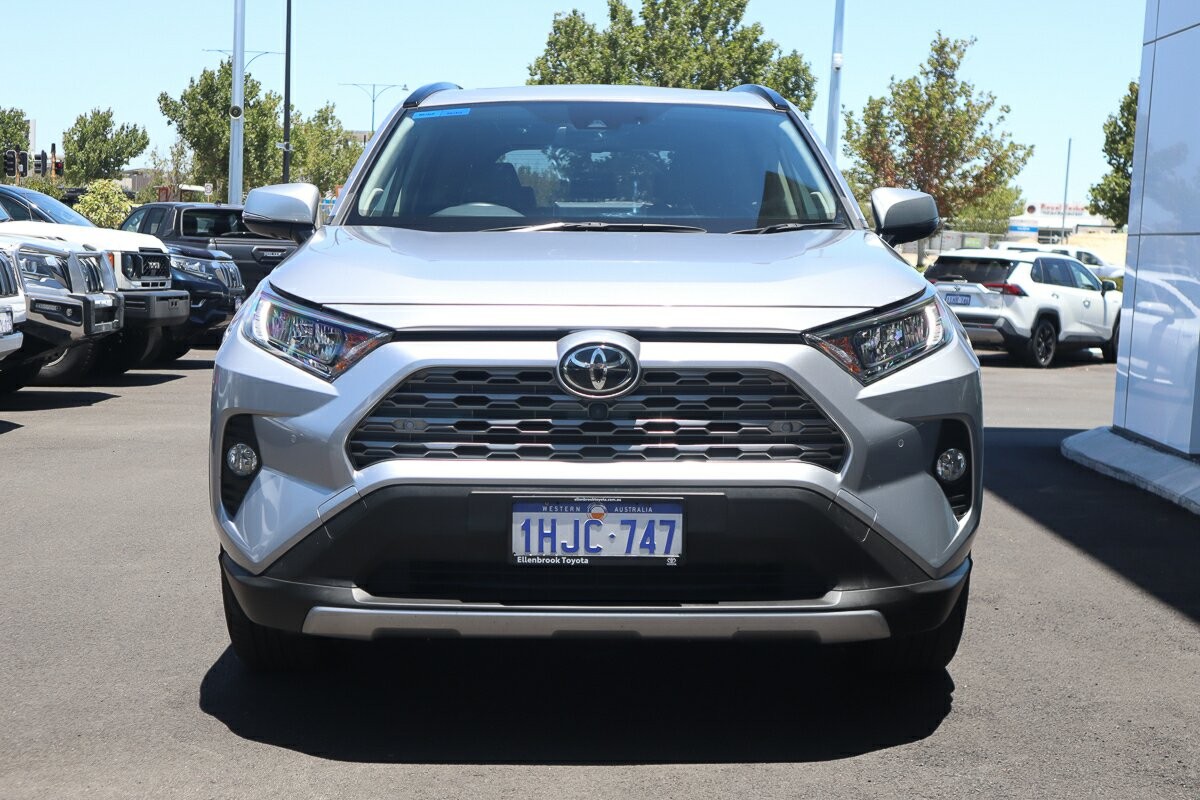 Toyota Rav4 image 3