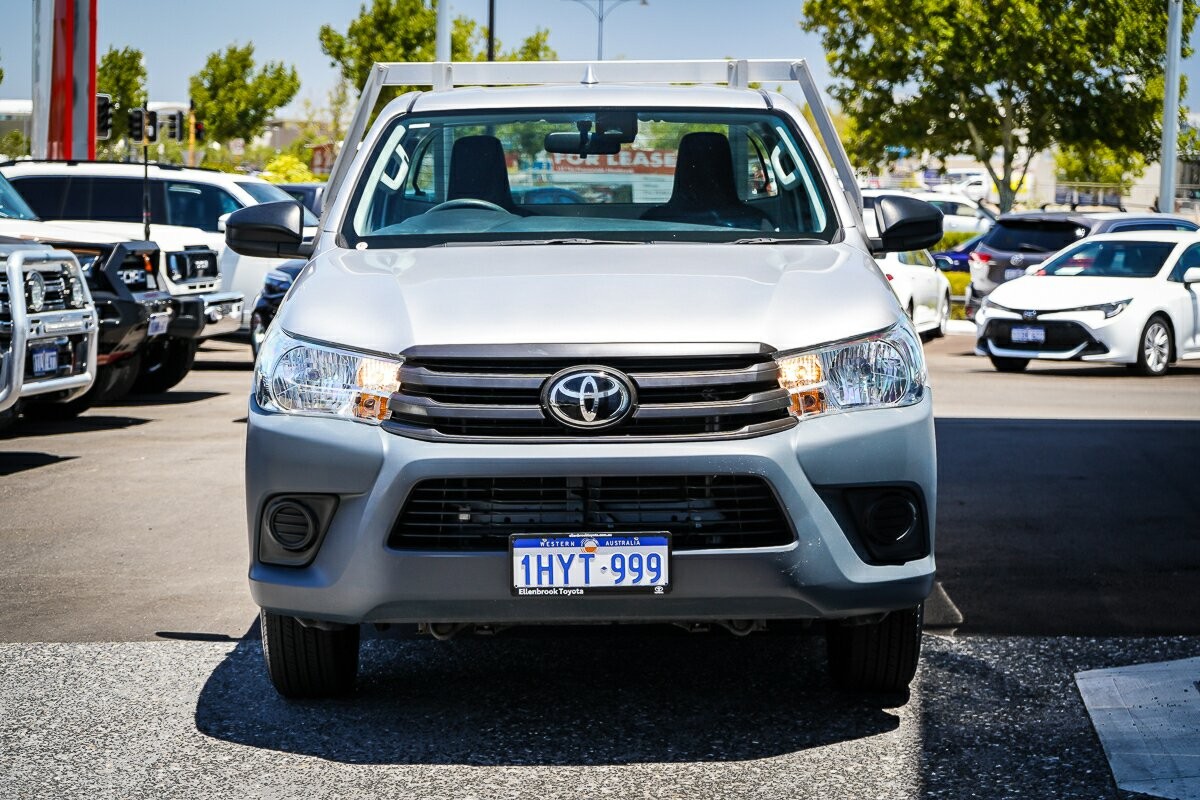 Toyota Hilux image 4