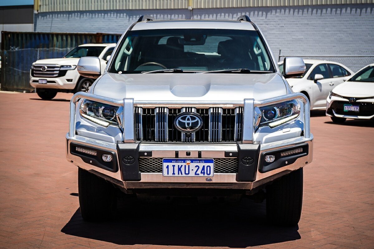 Toyota Landcruiser Prado image 3