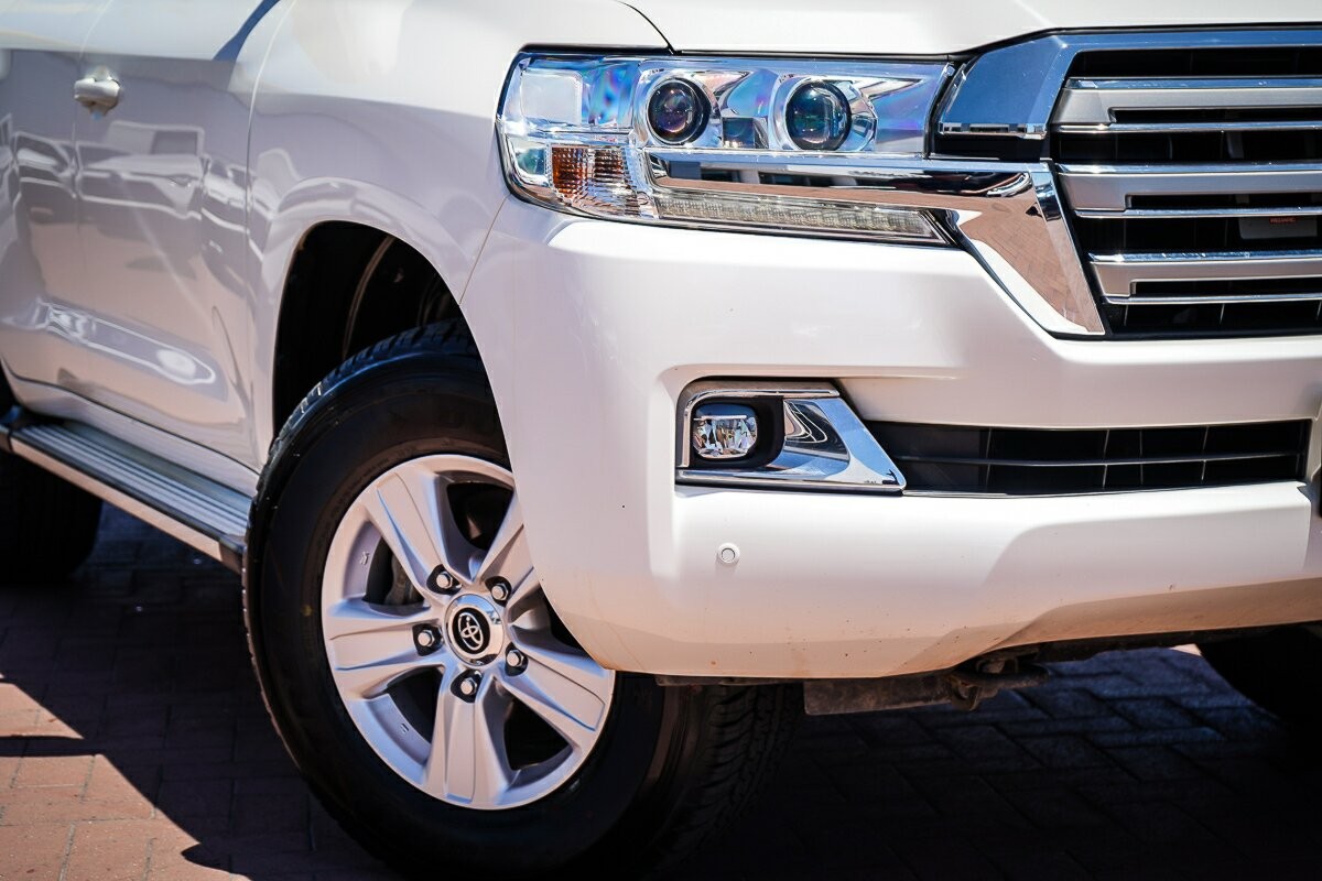 Toyota Landcruiser image 2