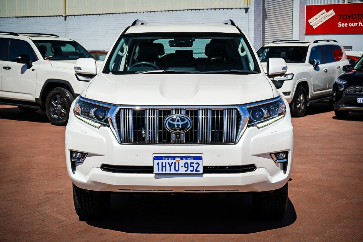 Toyota Landcruiser Prado image 4