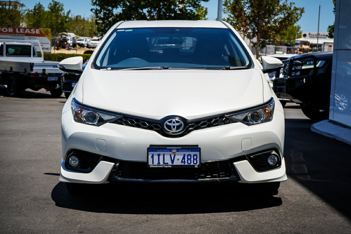 Toyota Corolla image 4