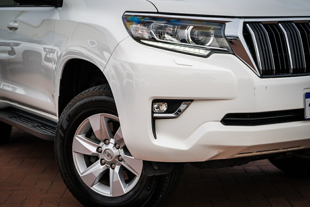 Toyota Landcruiser Prado image 2