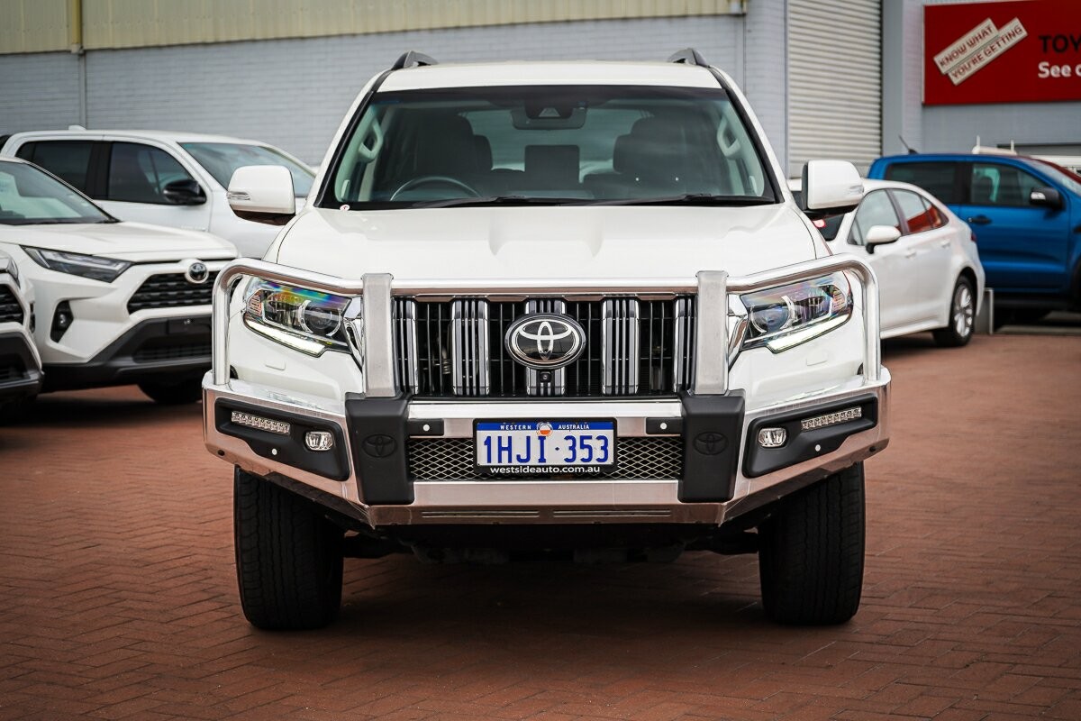 Toyota Landcruiser Prado image 4