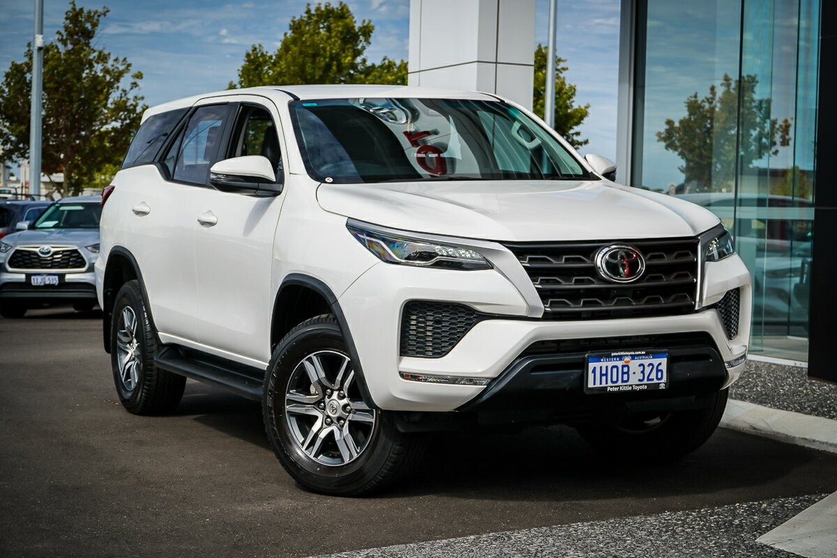 Toyota Fortuner image 1