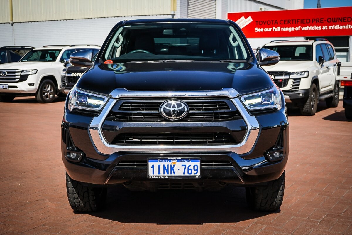 Toyota Hilux image 4