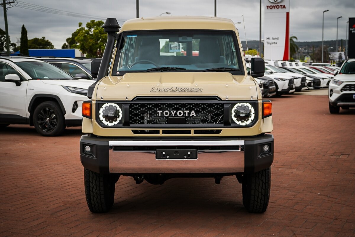 Toyota Landcruiser image 4