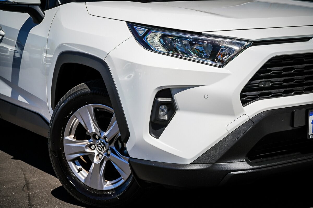 Toyota Rav4 image 2