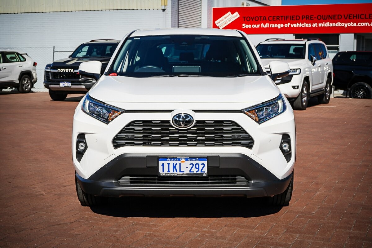 Toyota Rav4 image 2