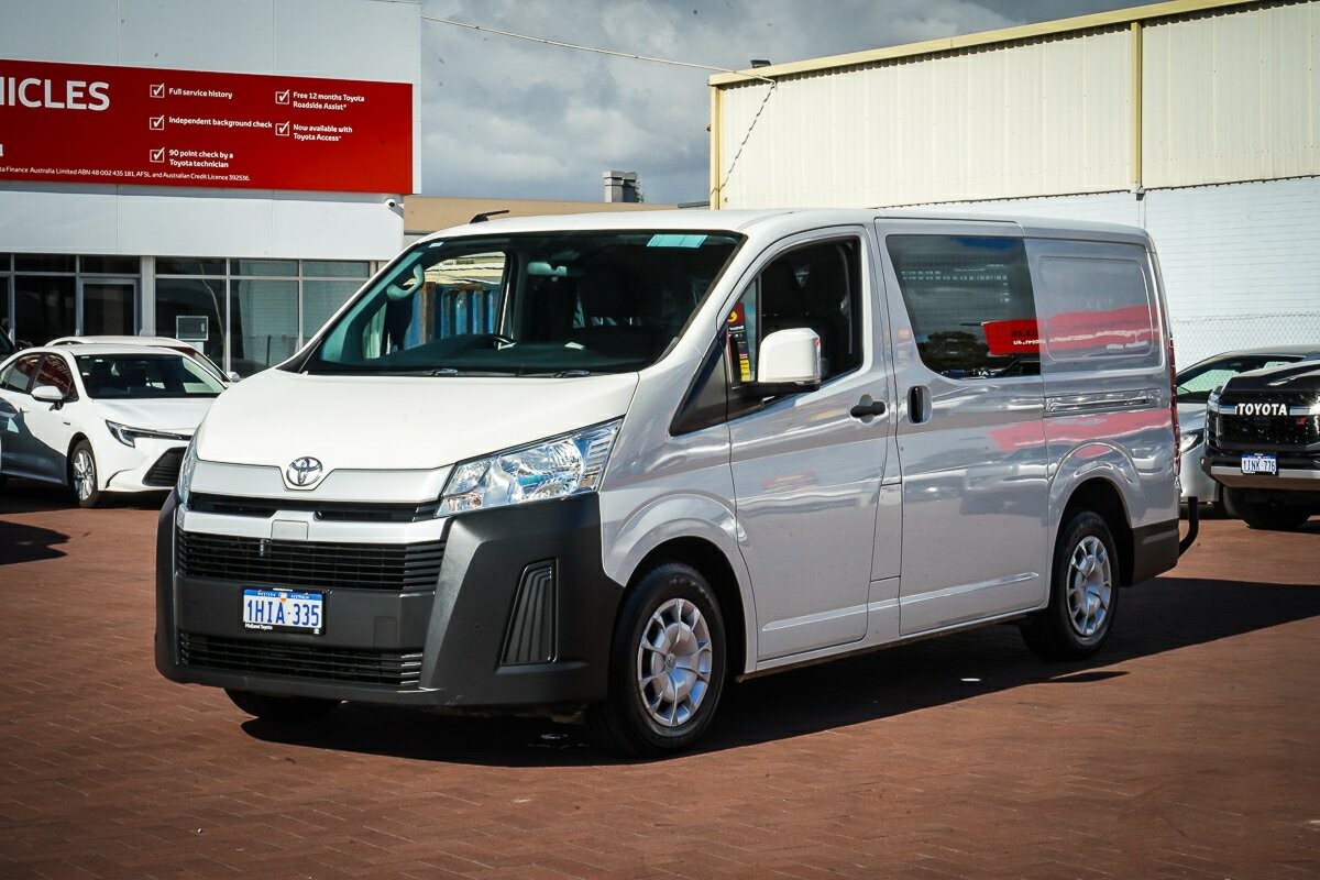 Toyota Hiace image 4