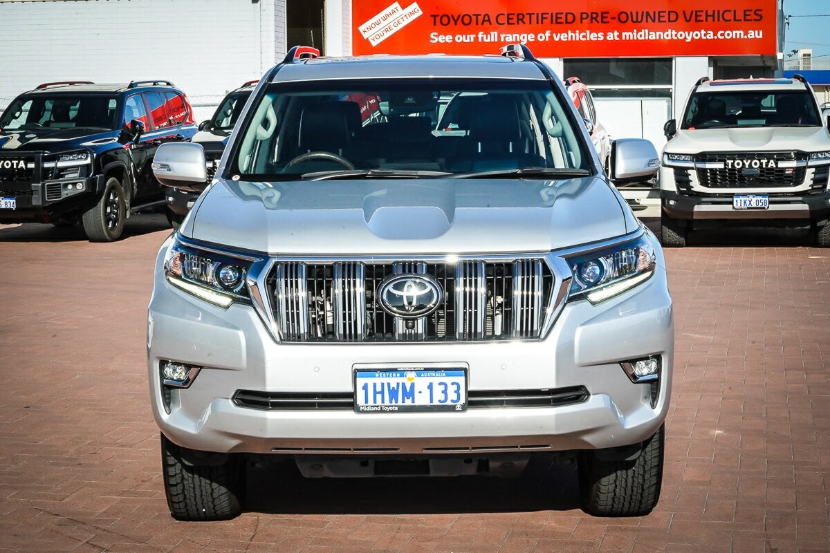 Toyota Landcruiser Prado image 3