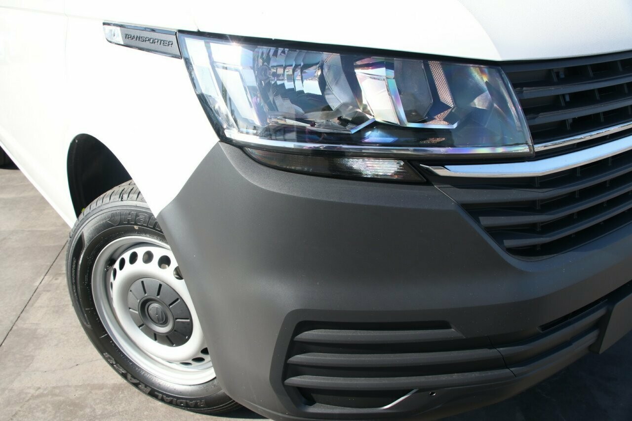 Volkswagen Transporter image 2