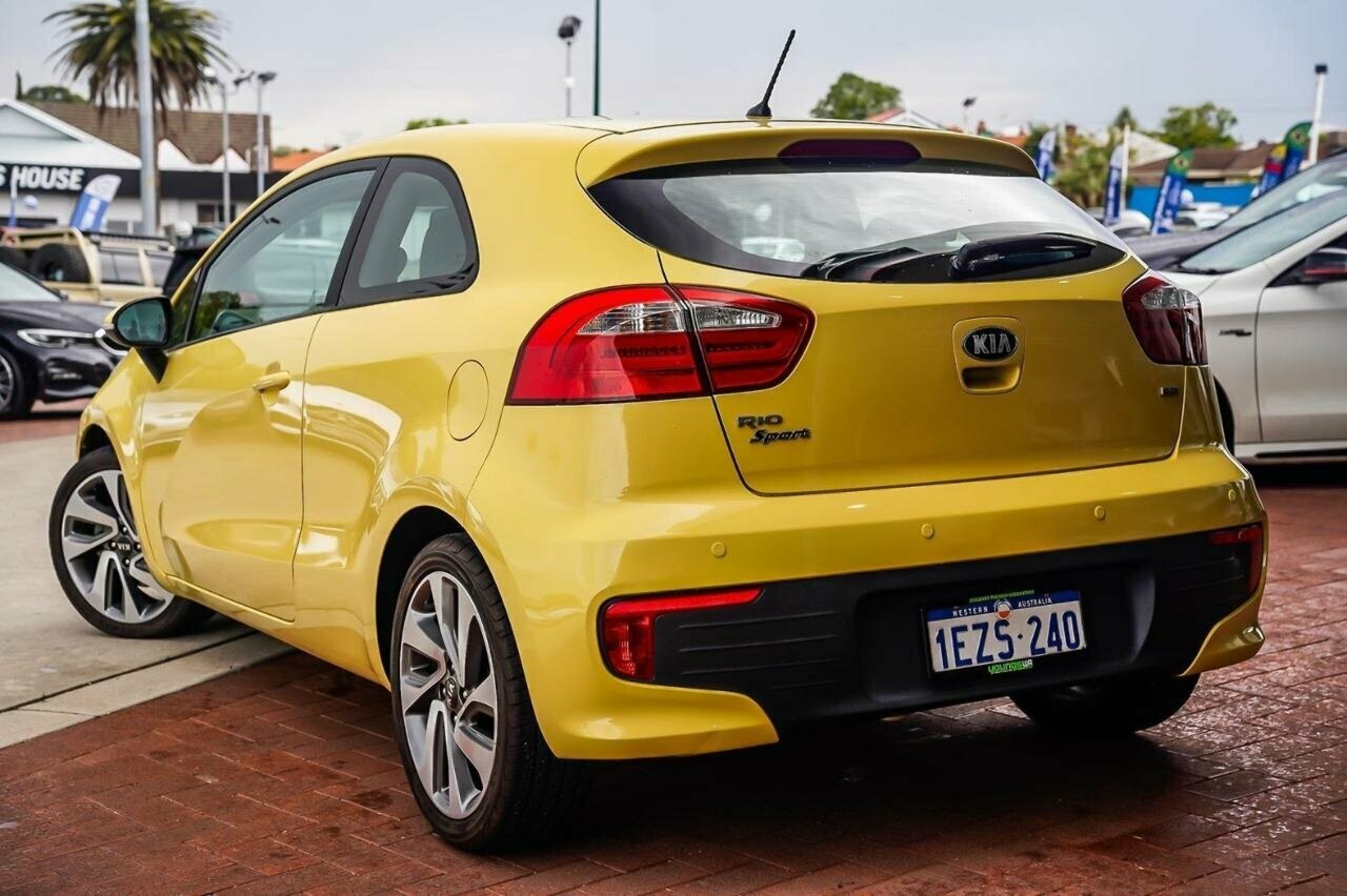 Kia Rio image 2