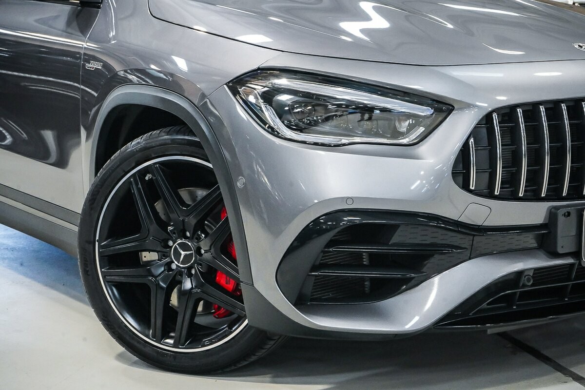 Mercedes Benz Gla-class image 2