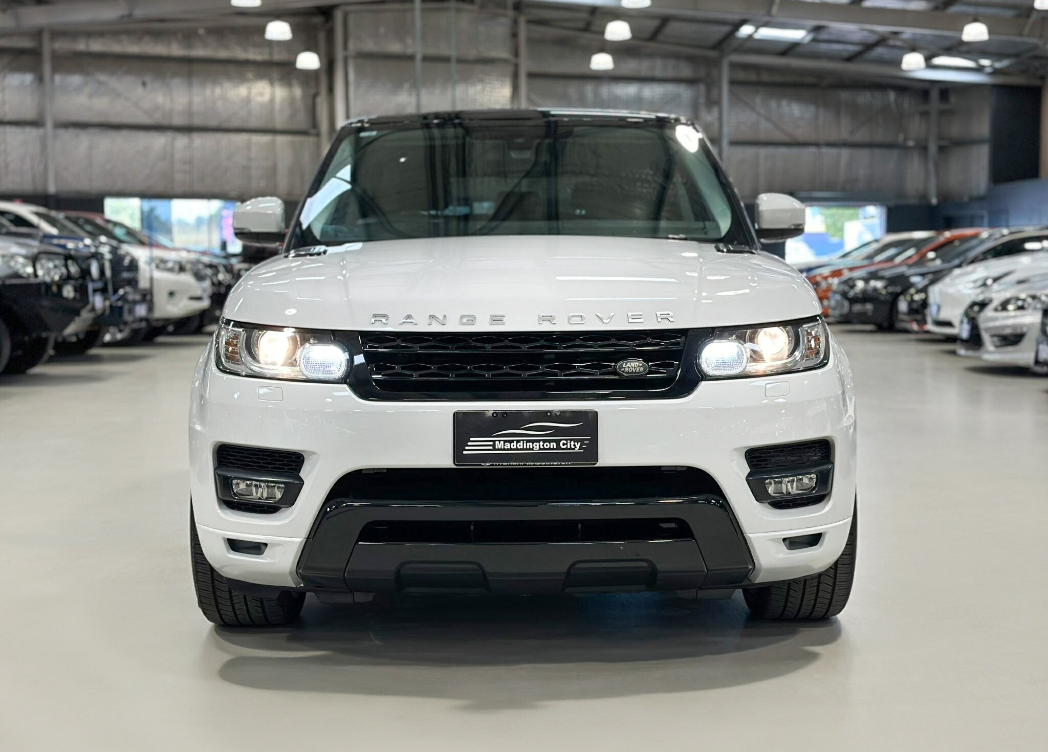 Land Rover Range Rover Sport image 2