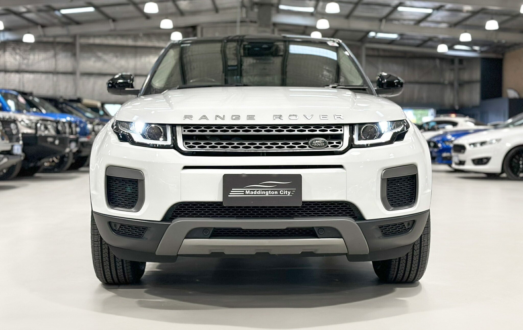Land Rover Range Rover Evoque image 2