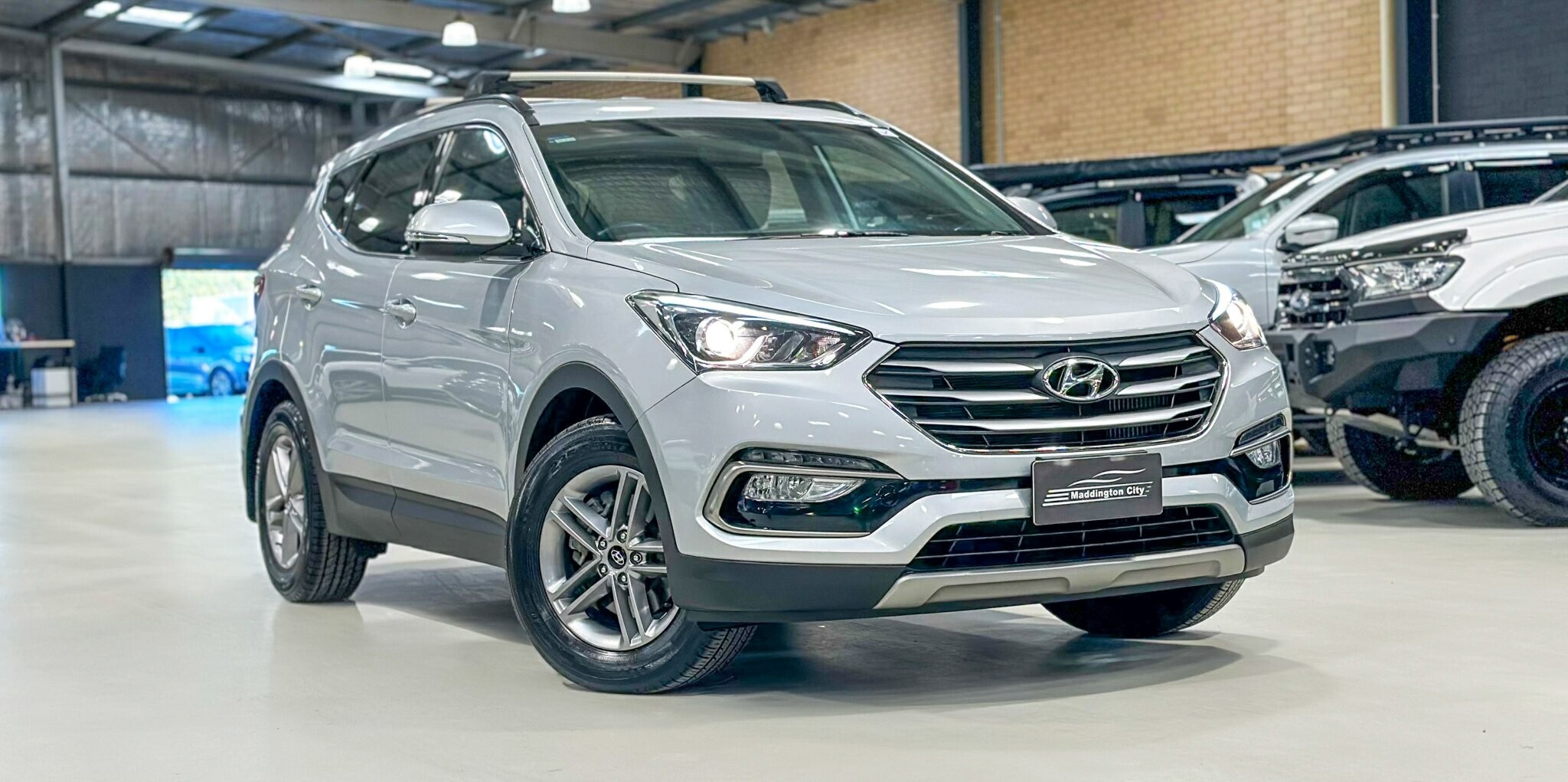 Hyundai Santa Fe image 1