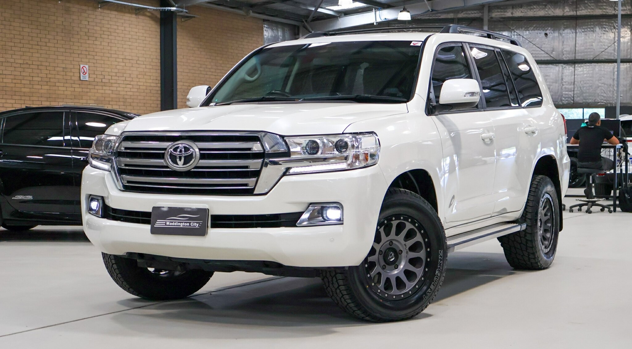 Toyota Landcruiser image 3