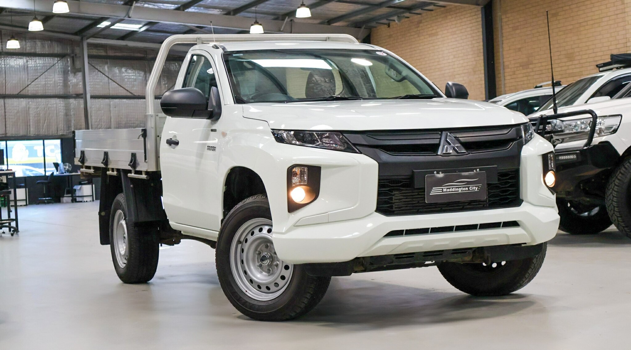 Mitsubishi Triton image 1