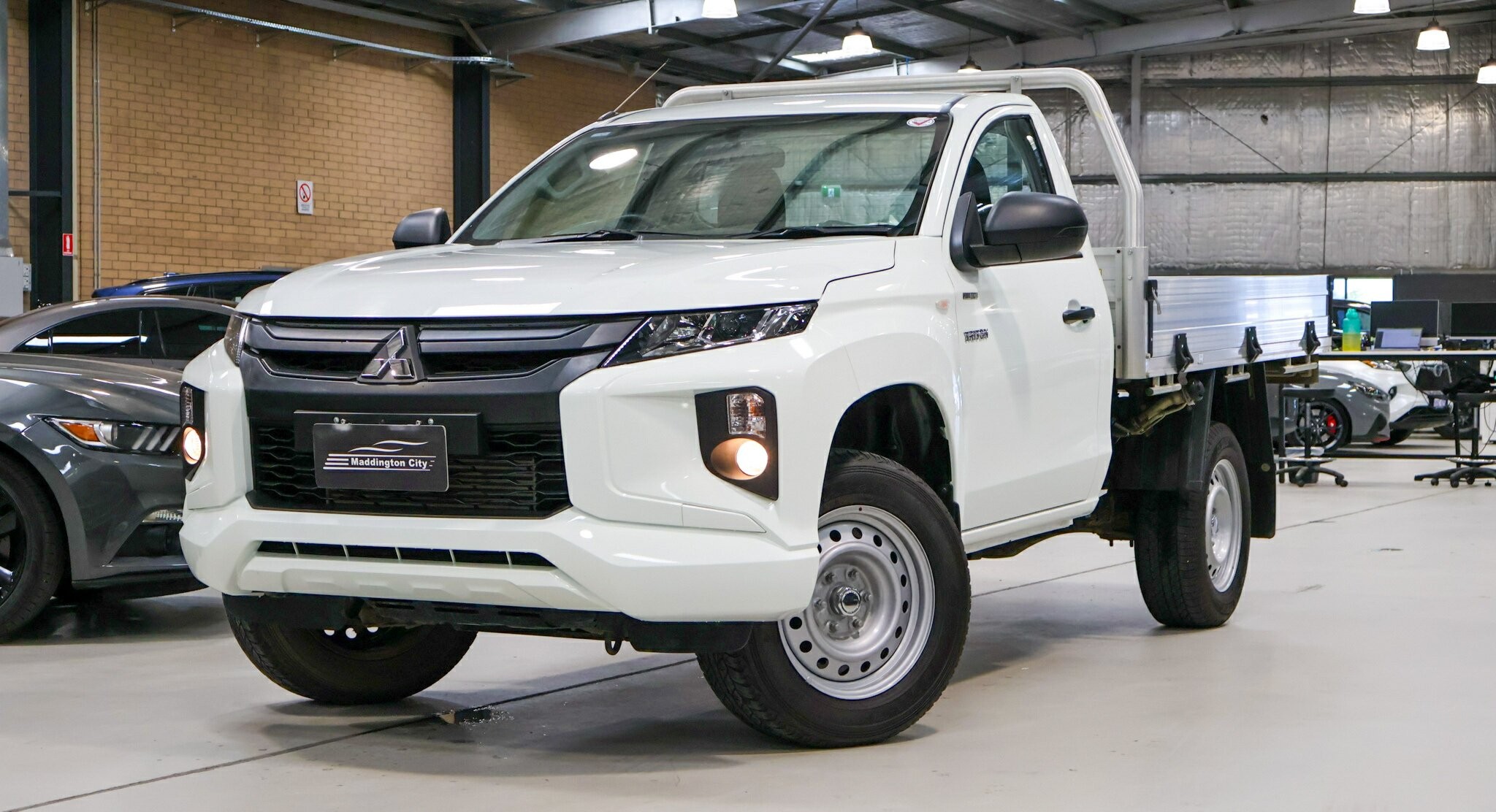 Mitsubishi Triton image 3