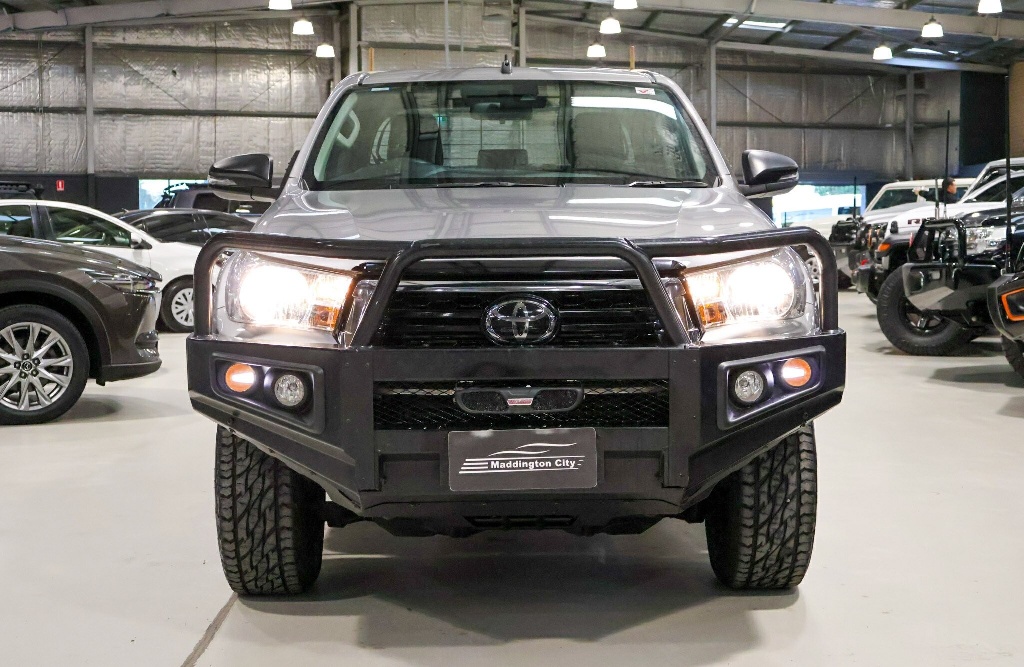 Toyota Hilux image 2