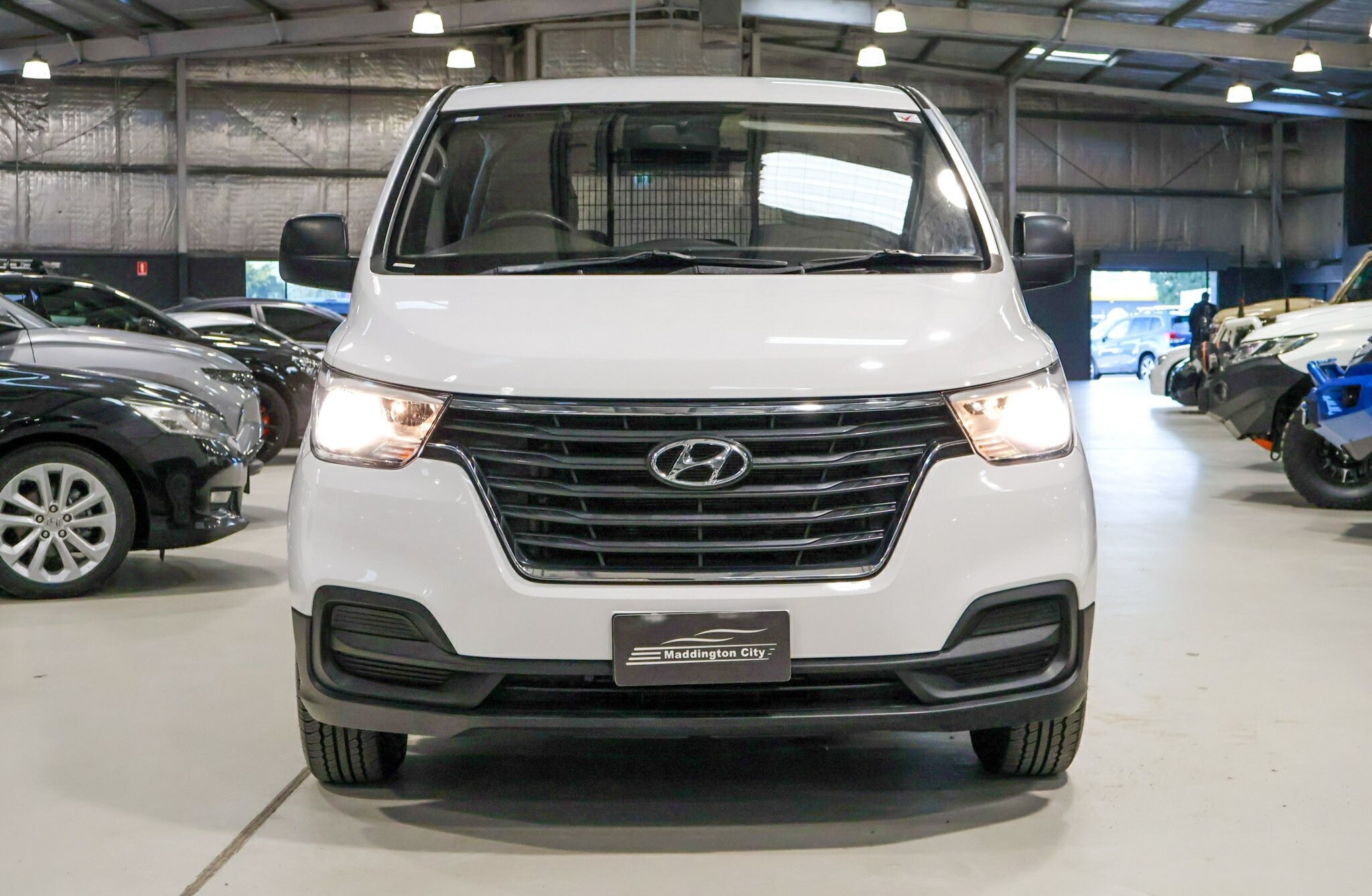 Hyundai Iload image 2