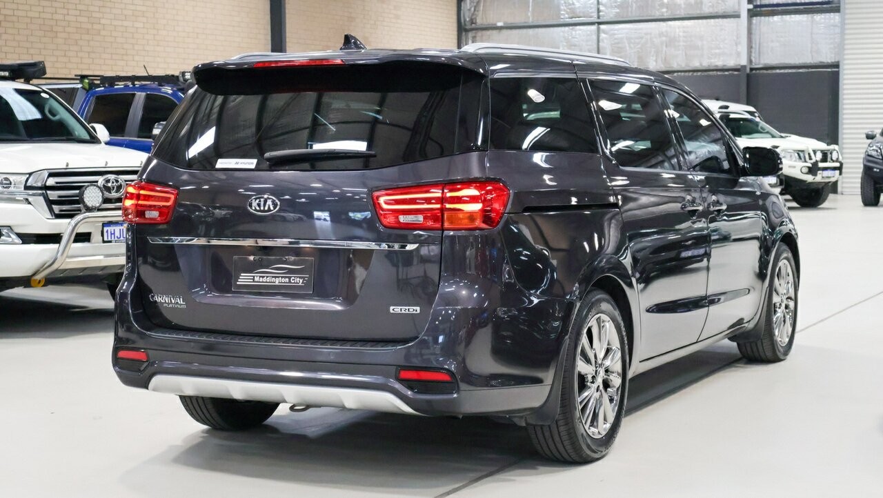 Kia Carnival image 4