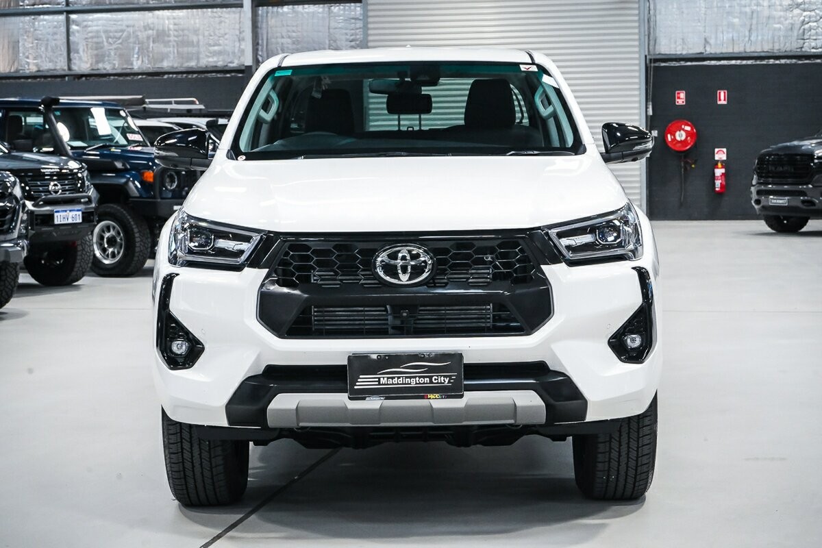 Toyota Hilux image 3