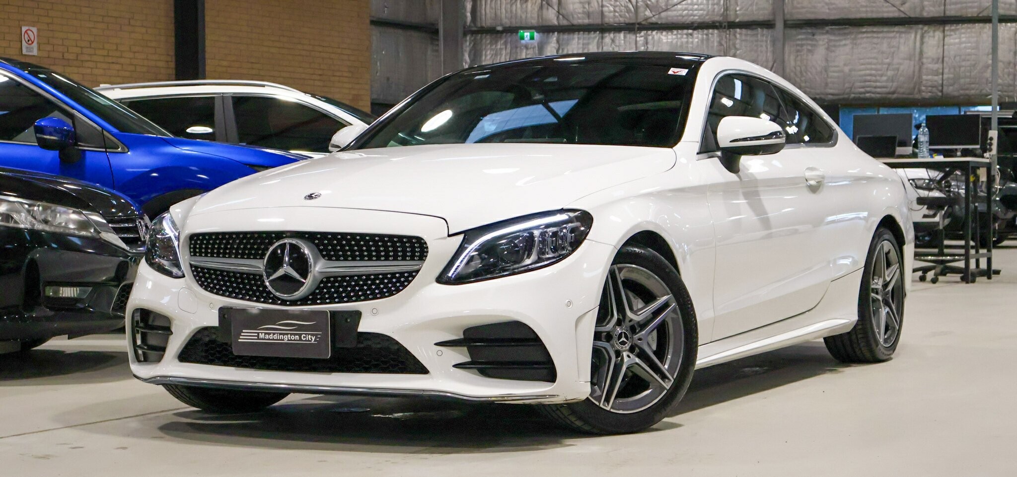 Mercedes Benz C-class image 3