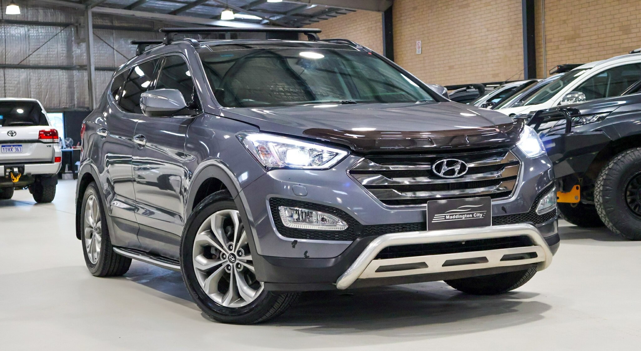 Hyundai Santa Fe image 1