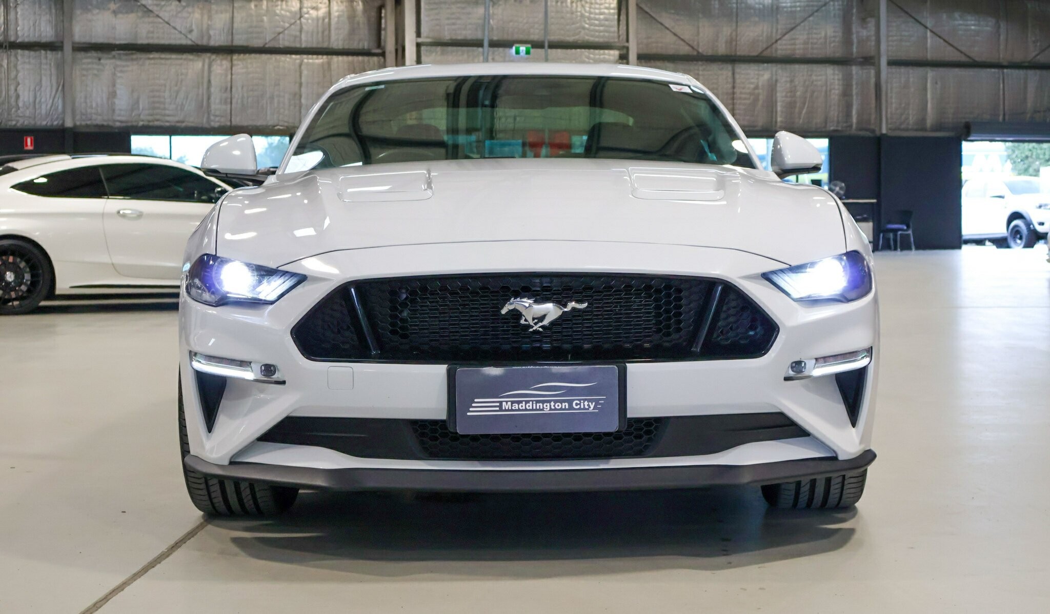 Ford Mustang image 2