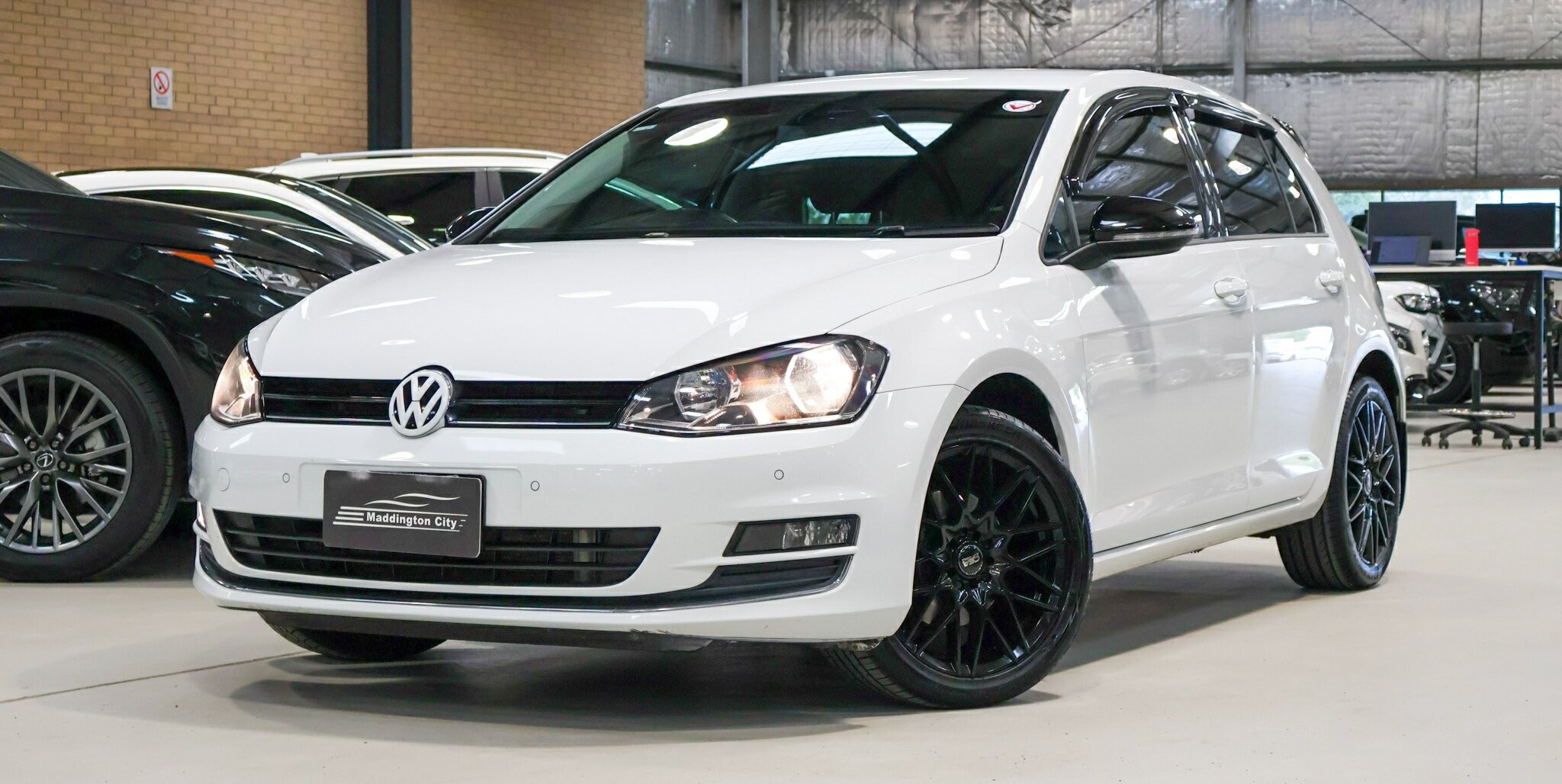 Volkswagen Golf image 3