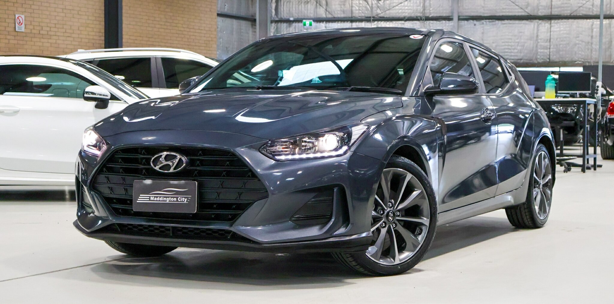 Hyundai Veloster image 3