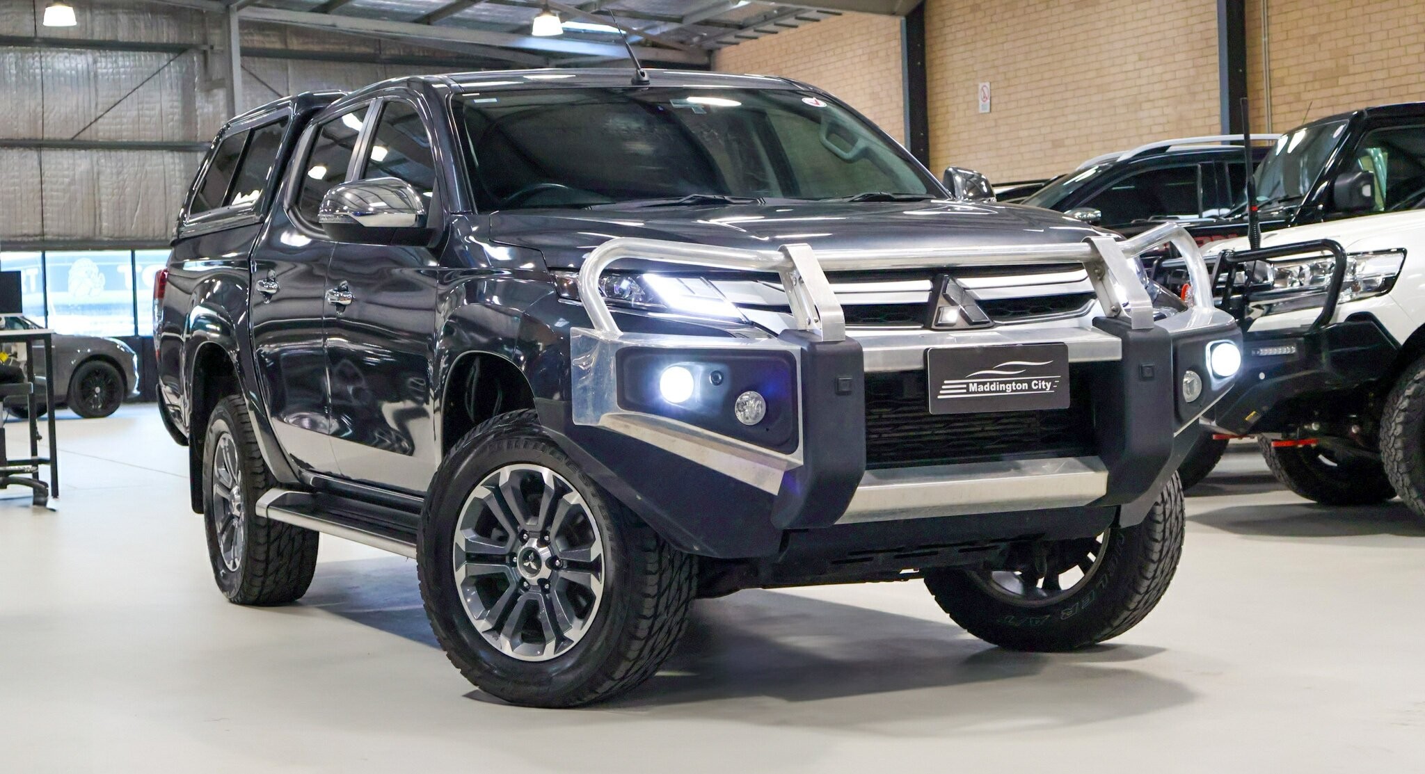 Mitsubishi Triton image 1