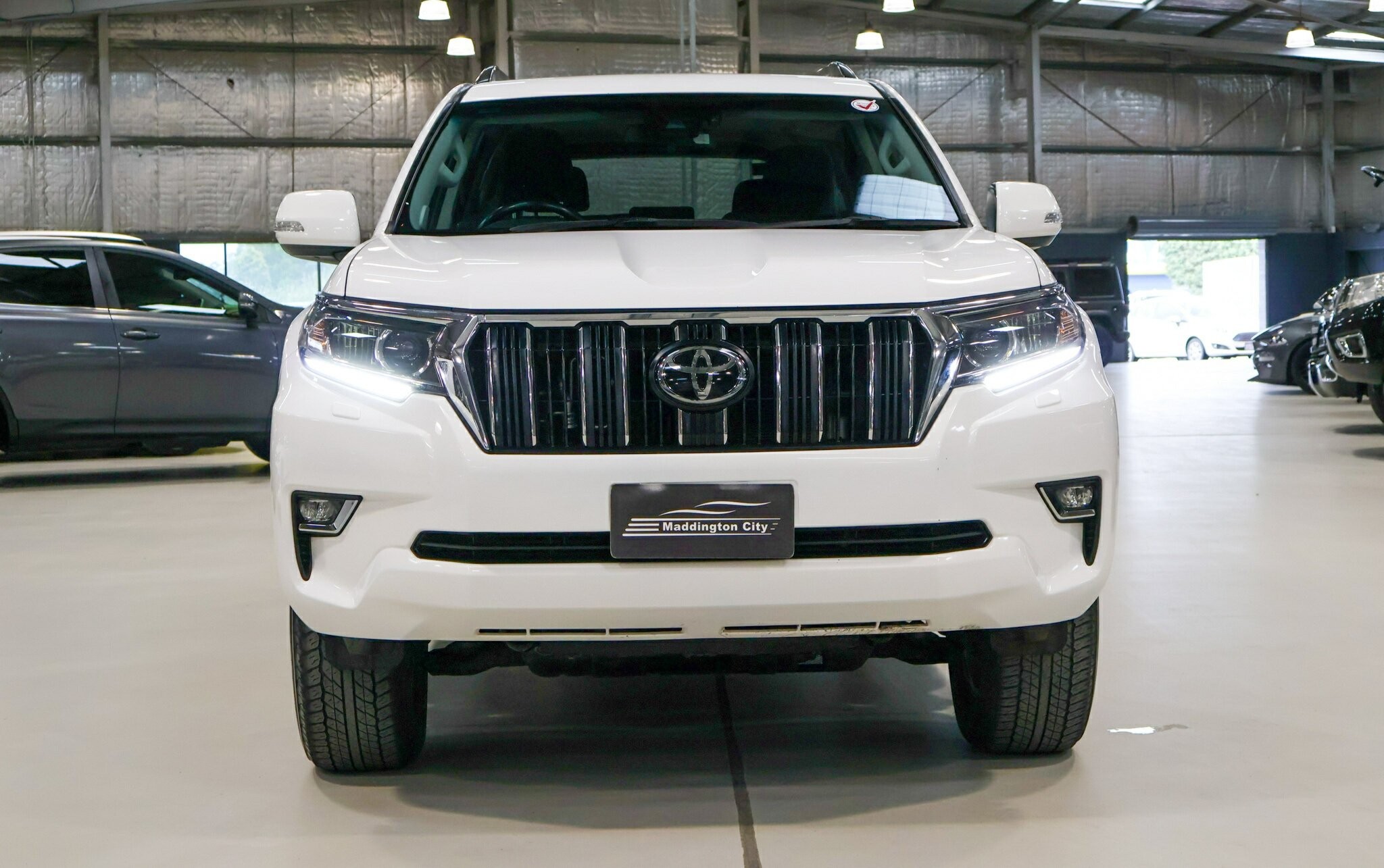 Toyota Landcruiser Prado image 2