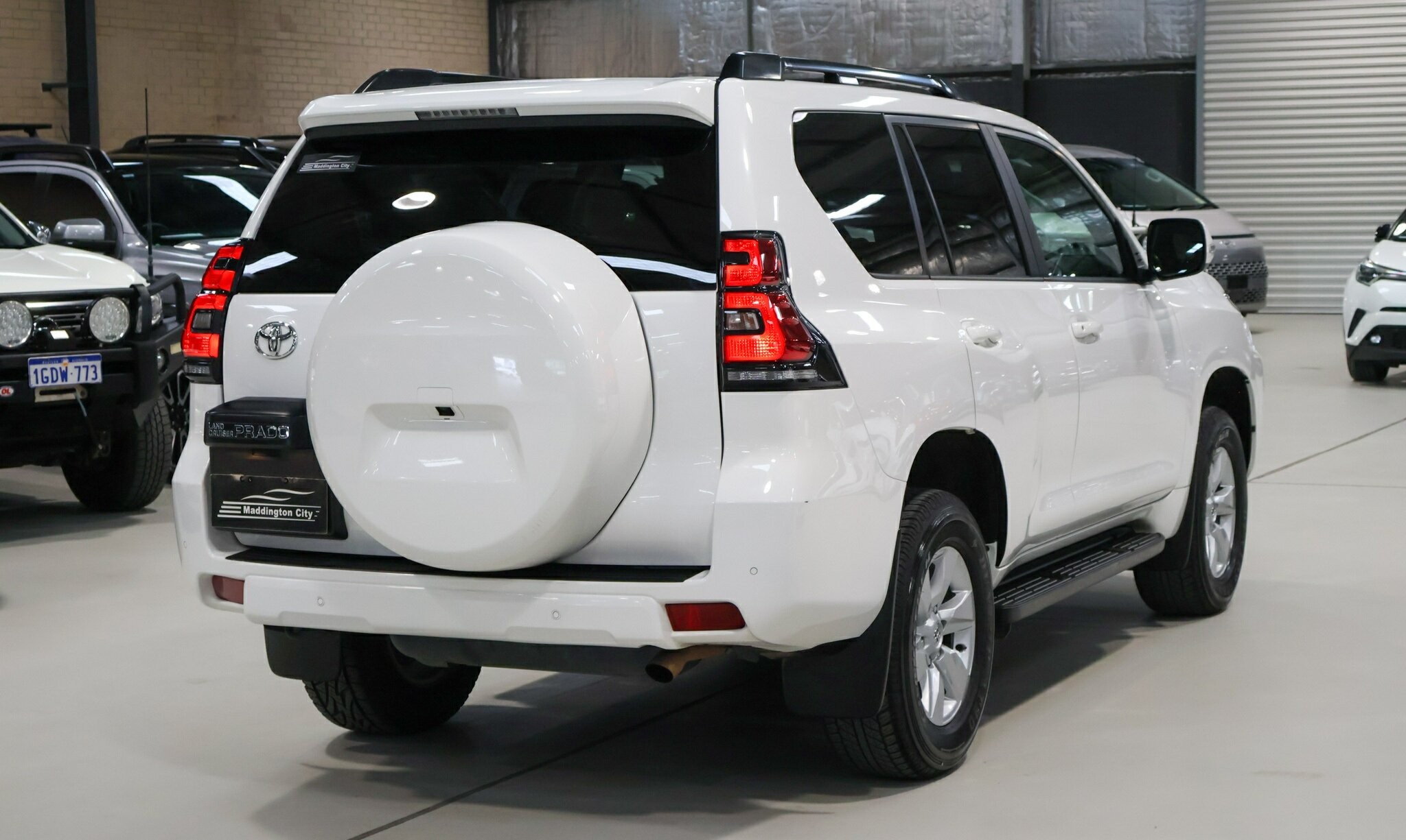 Toyota Landcruiser Prado image 4