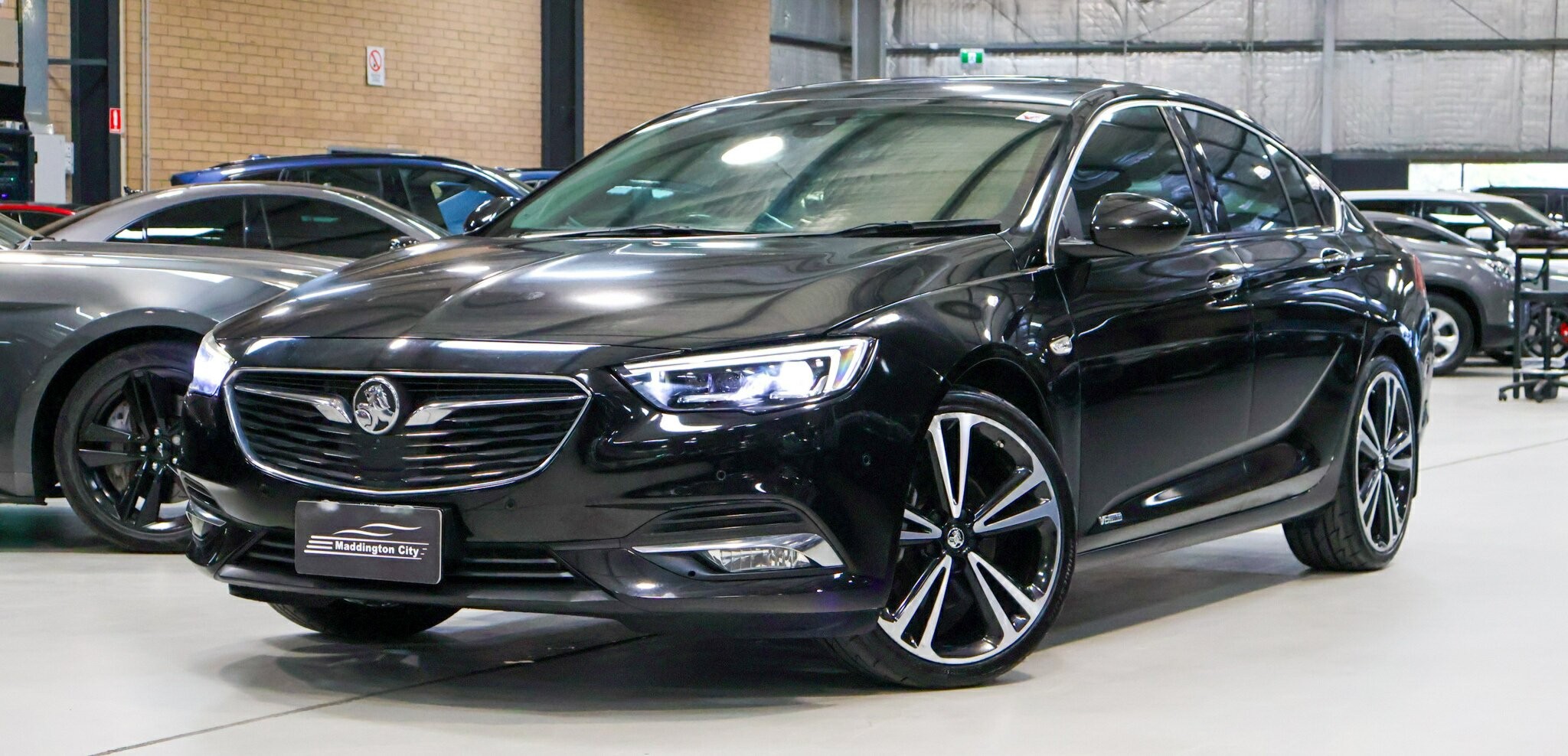 Holden Calais image 3