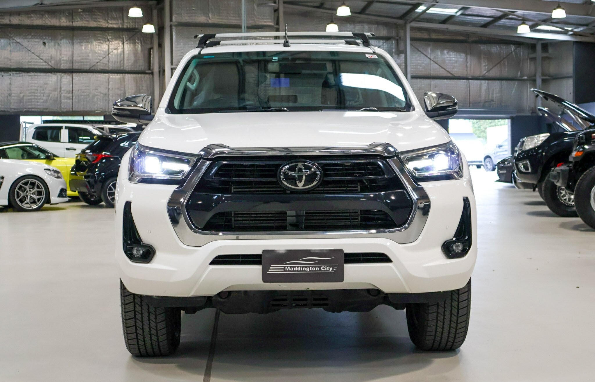 Toyota Hilux image 2