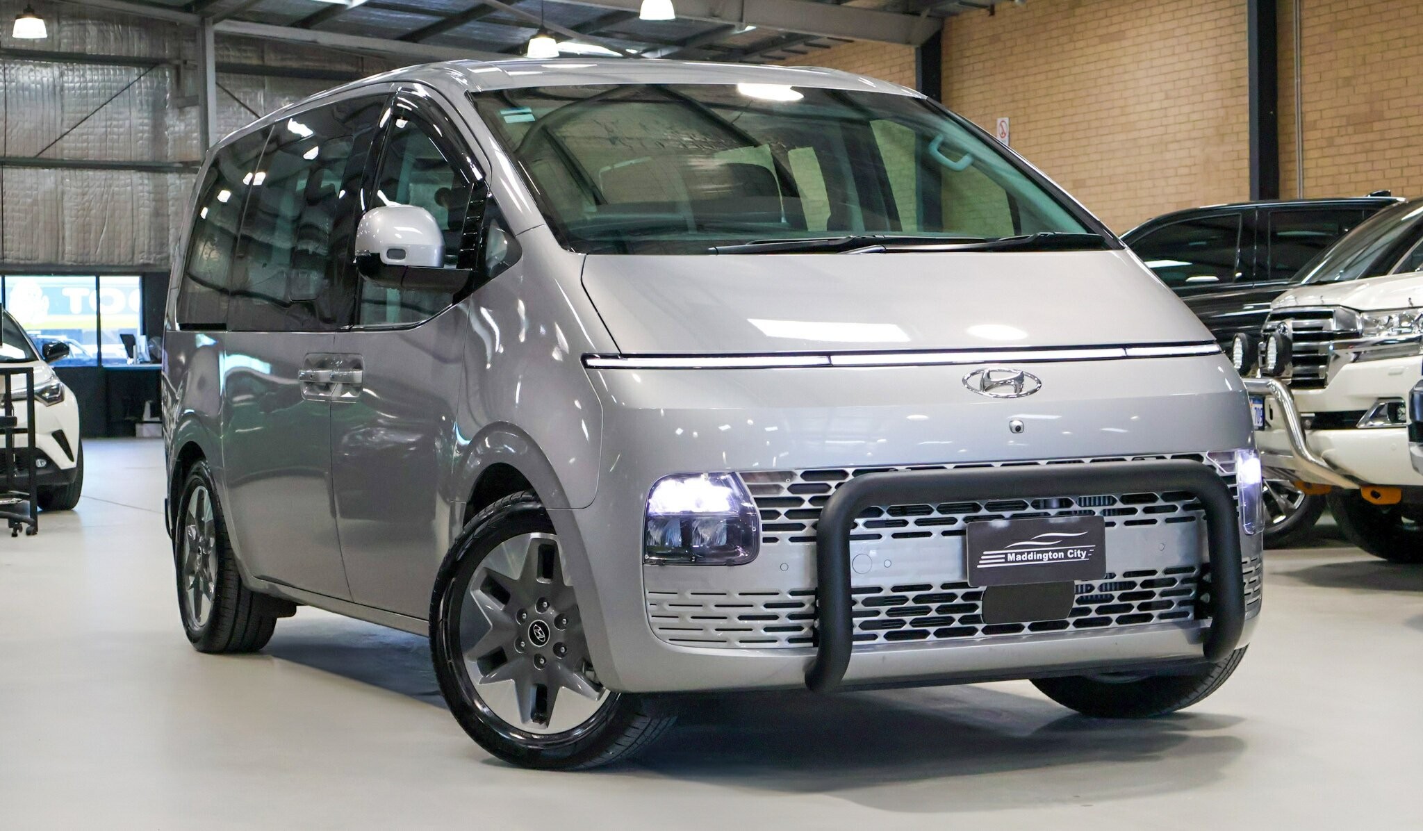 Hyundai Staria image 2