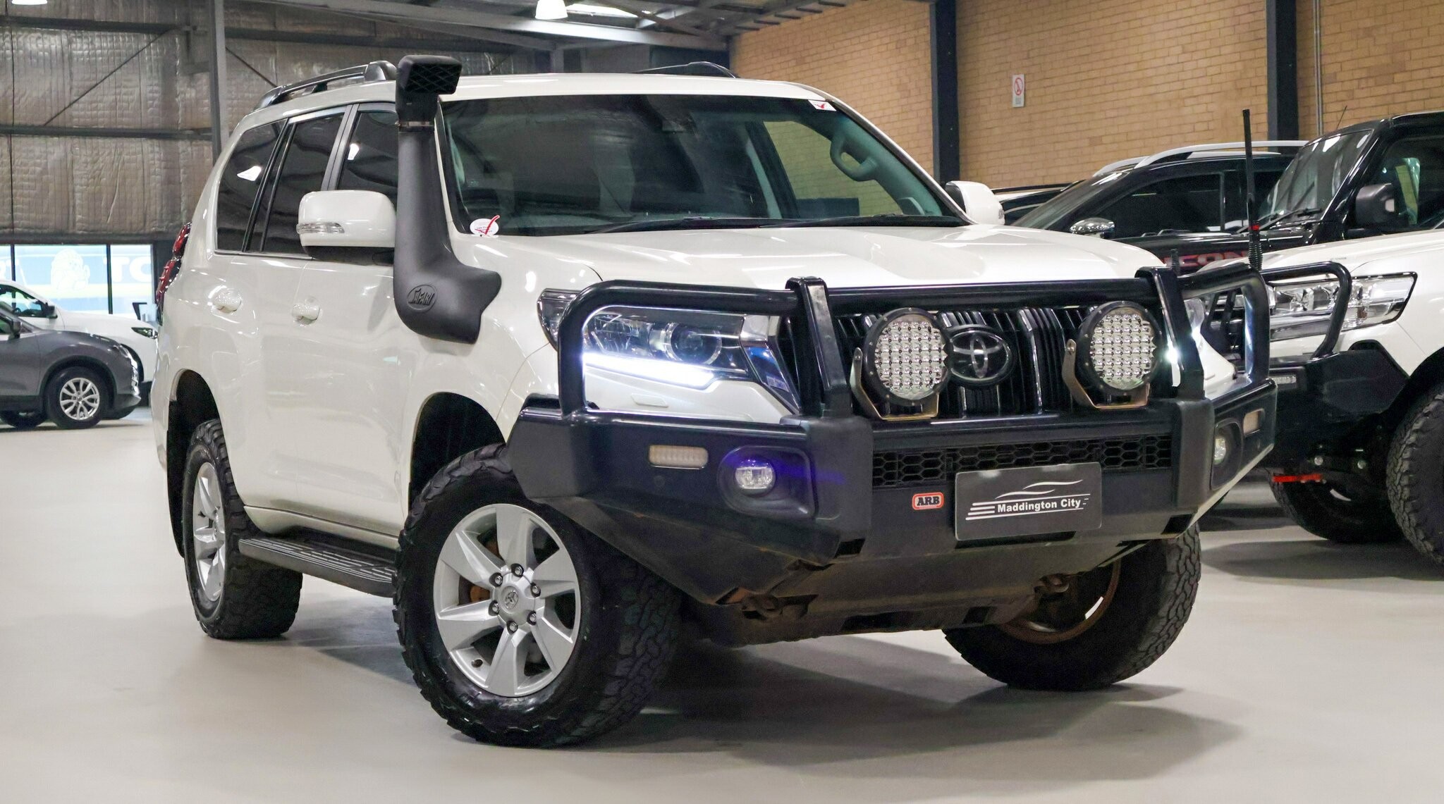 Toyota Landcruiser Prado image 1