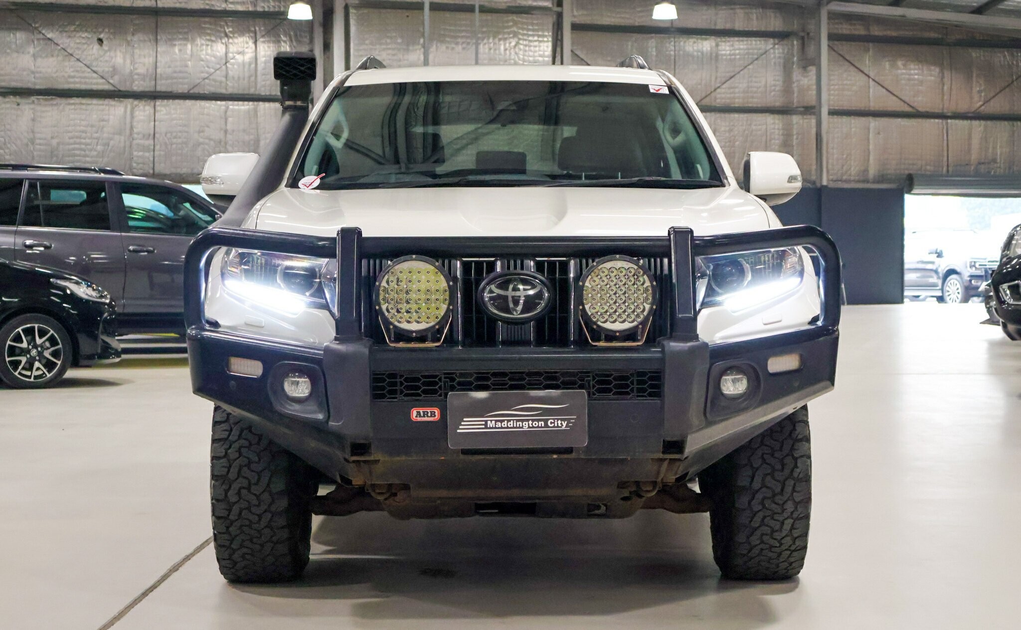 Toyota Landcruiser Prado image 2