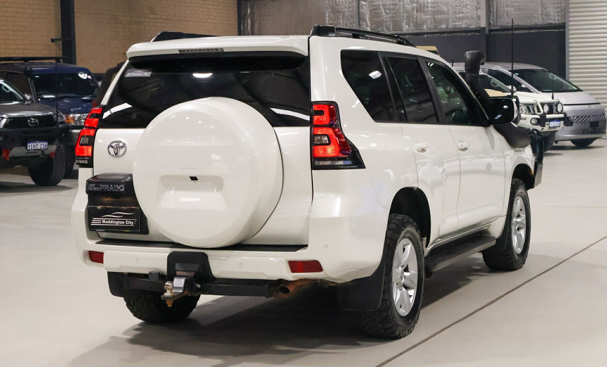 Toyota Landcruiser Prado image 4