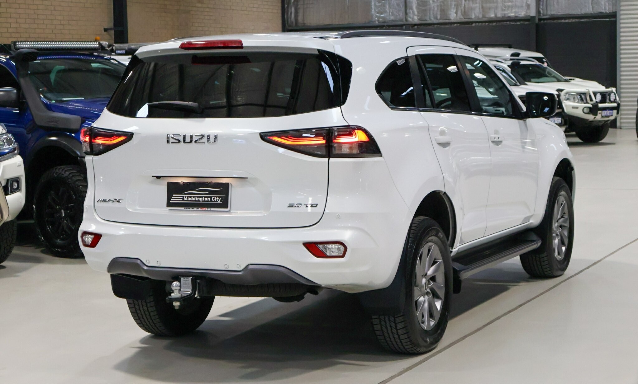 Isuzu Mu-x image 4