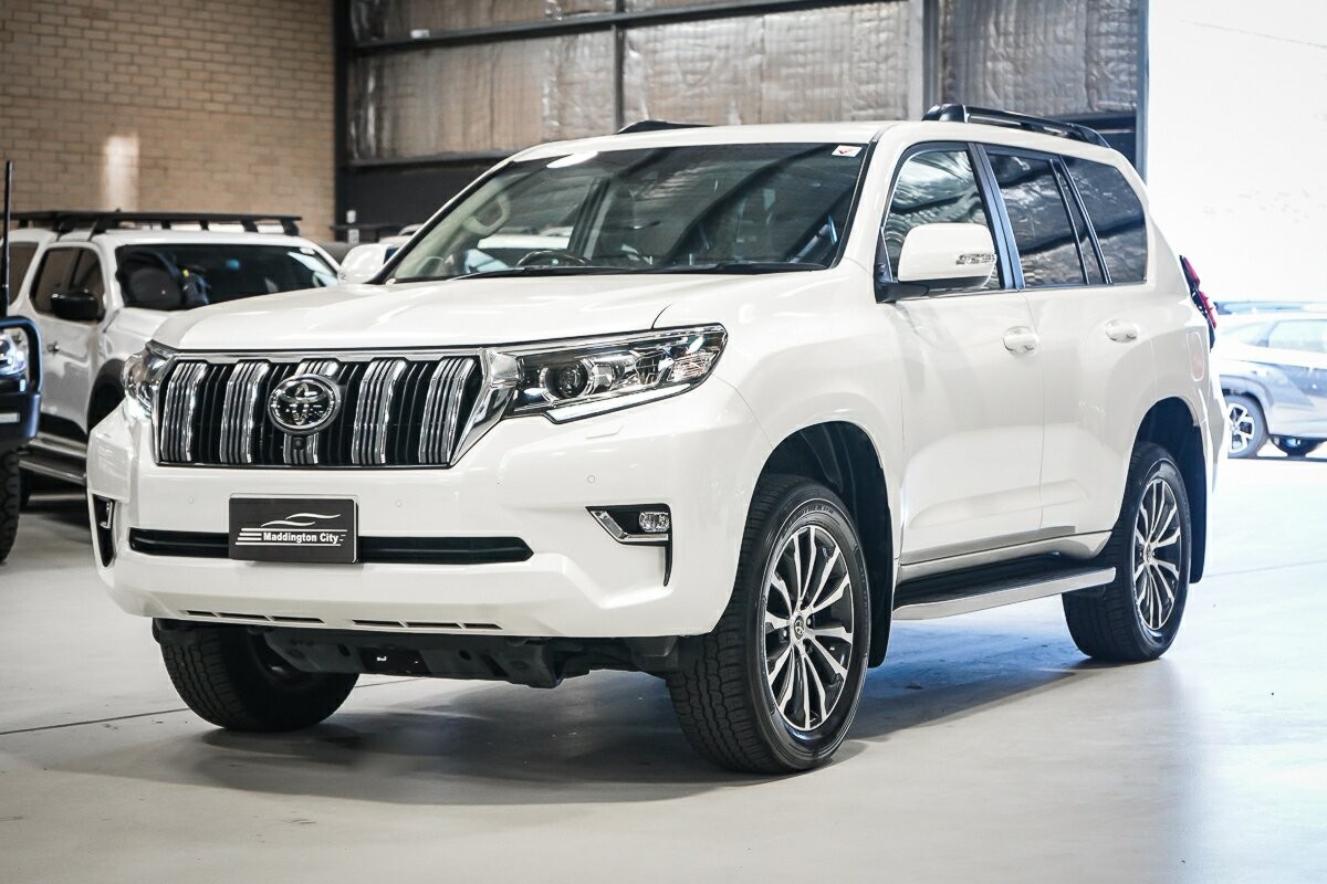 Toyota Landcruiser Prado image 4