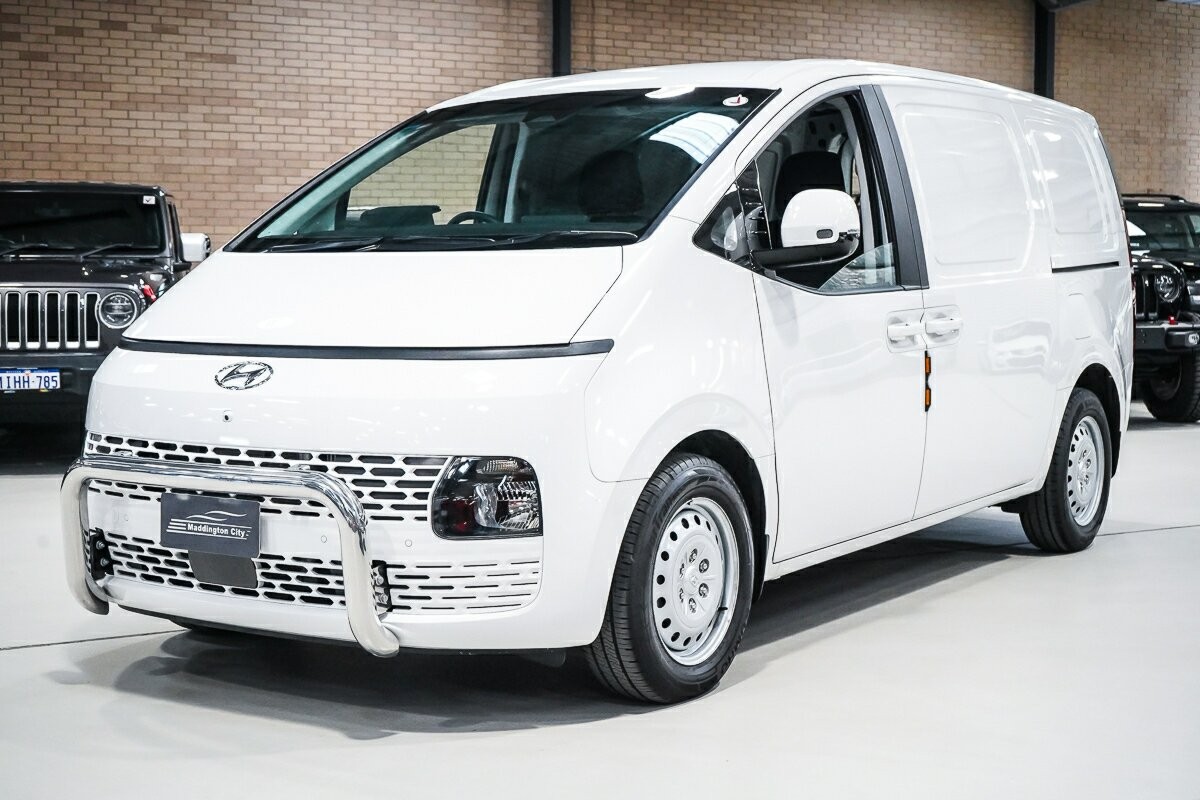 Hyundai Staria Load image 4